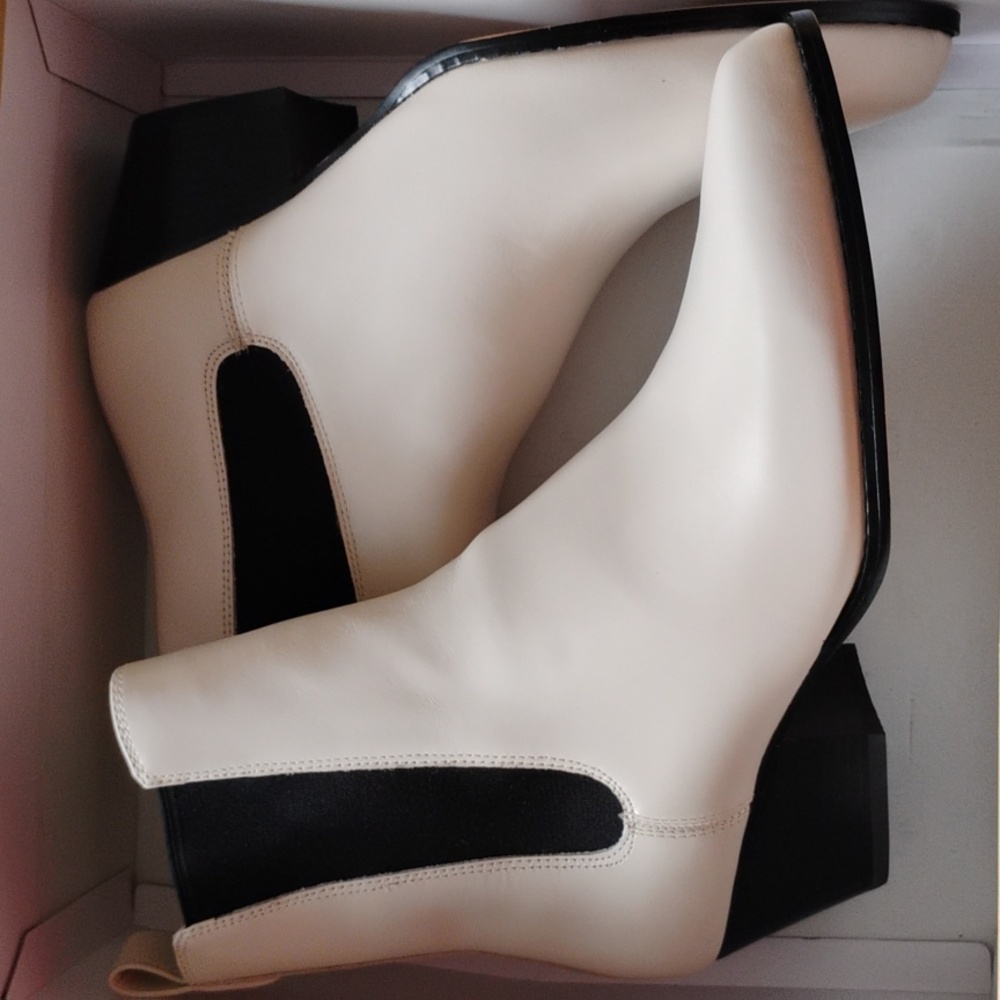Michael kors Off white Chelsea boots